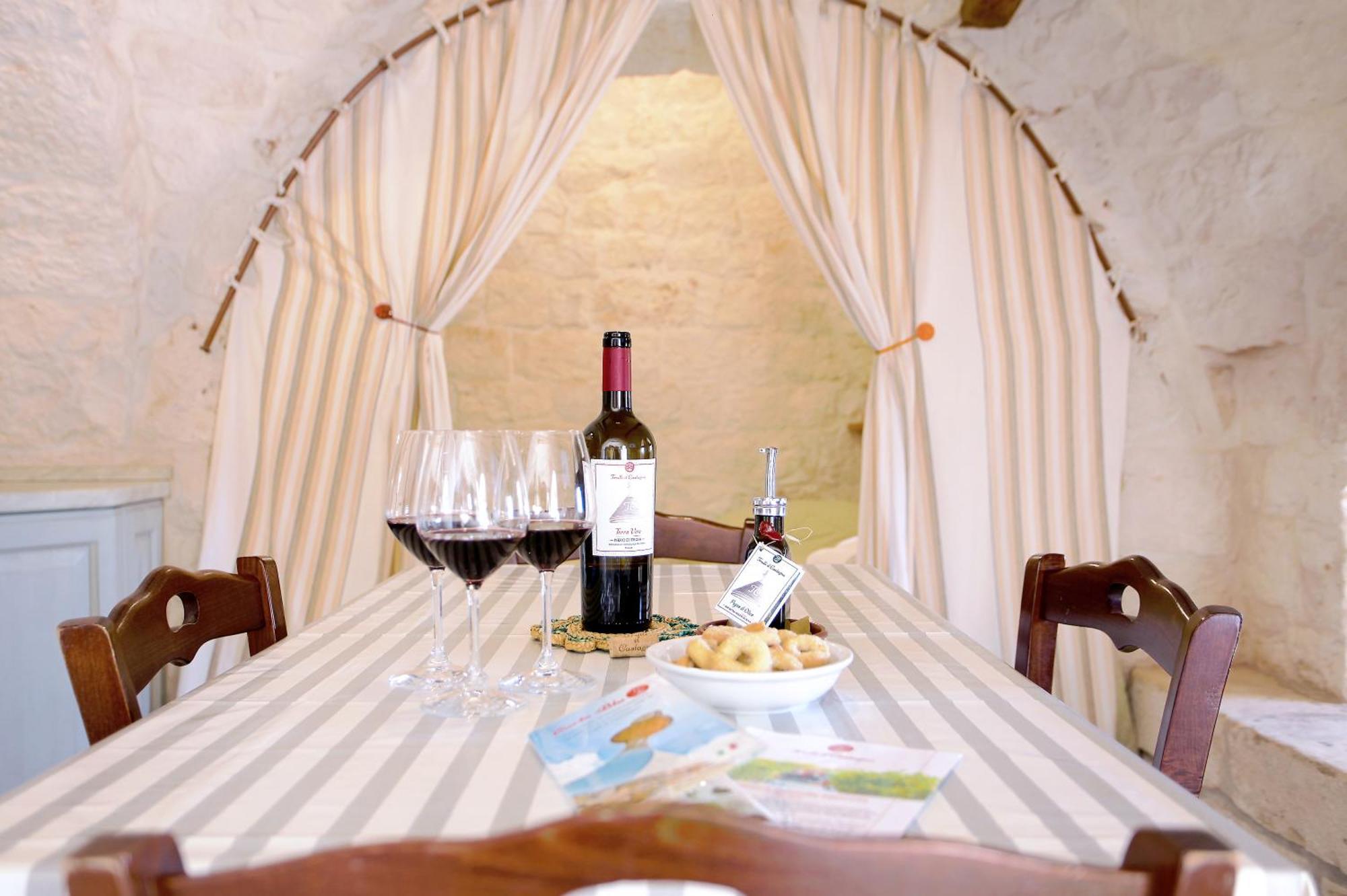 Trulli Il Castagno Pensionat Martina Franca Exteriör bild