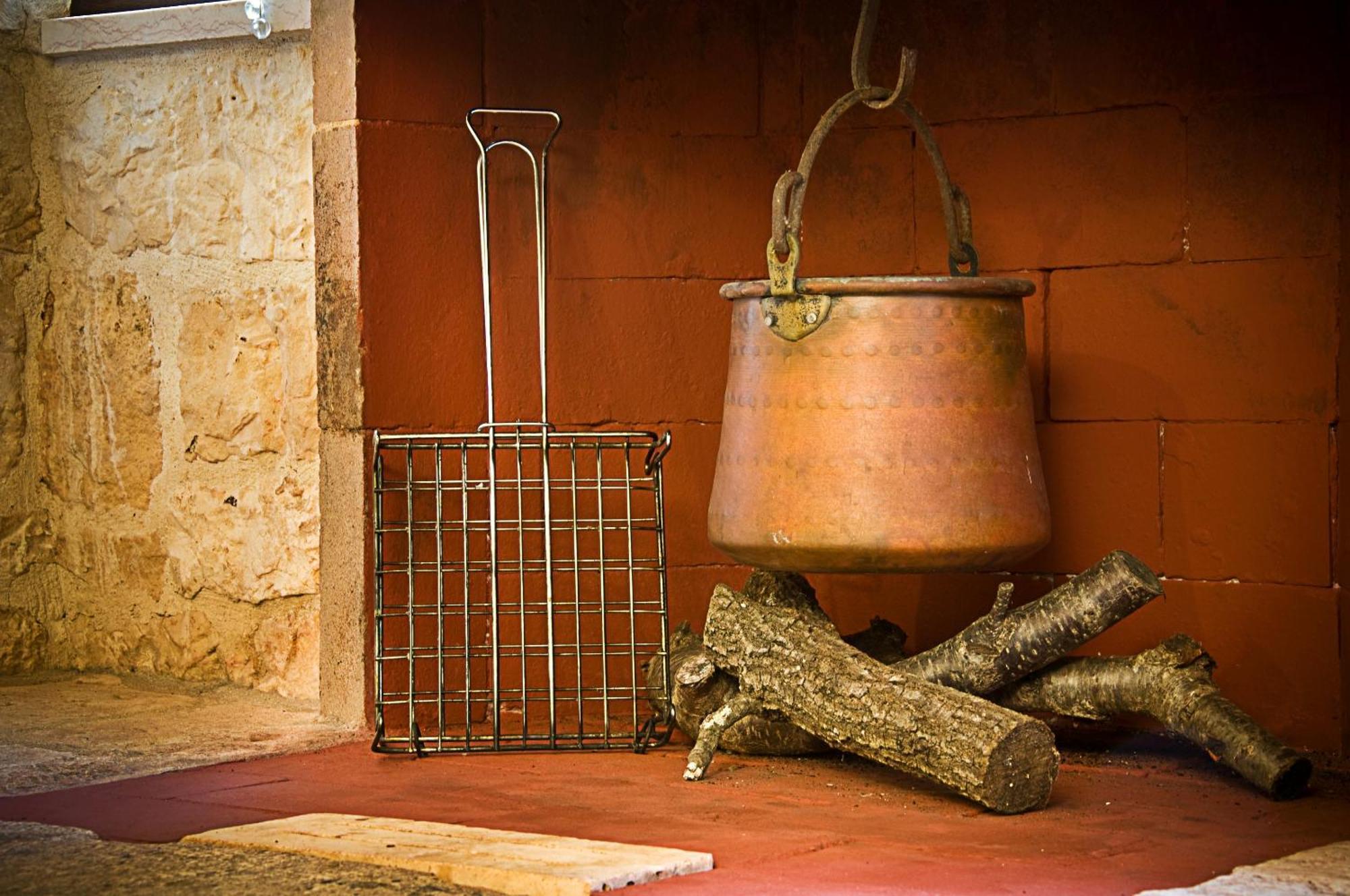 Trulli Il Castagno Pensionat Martina Franca Exteriör bild