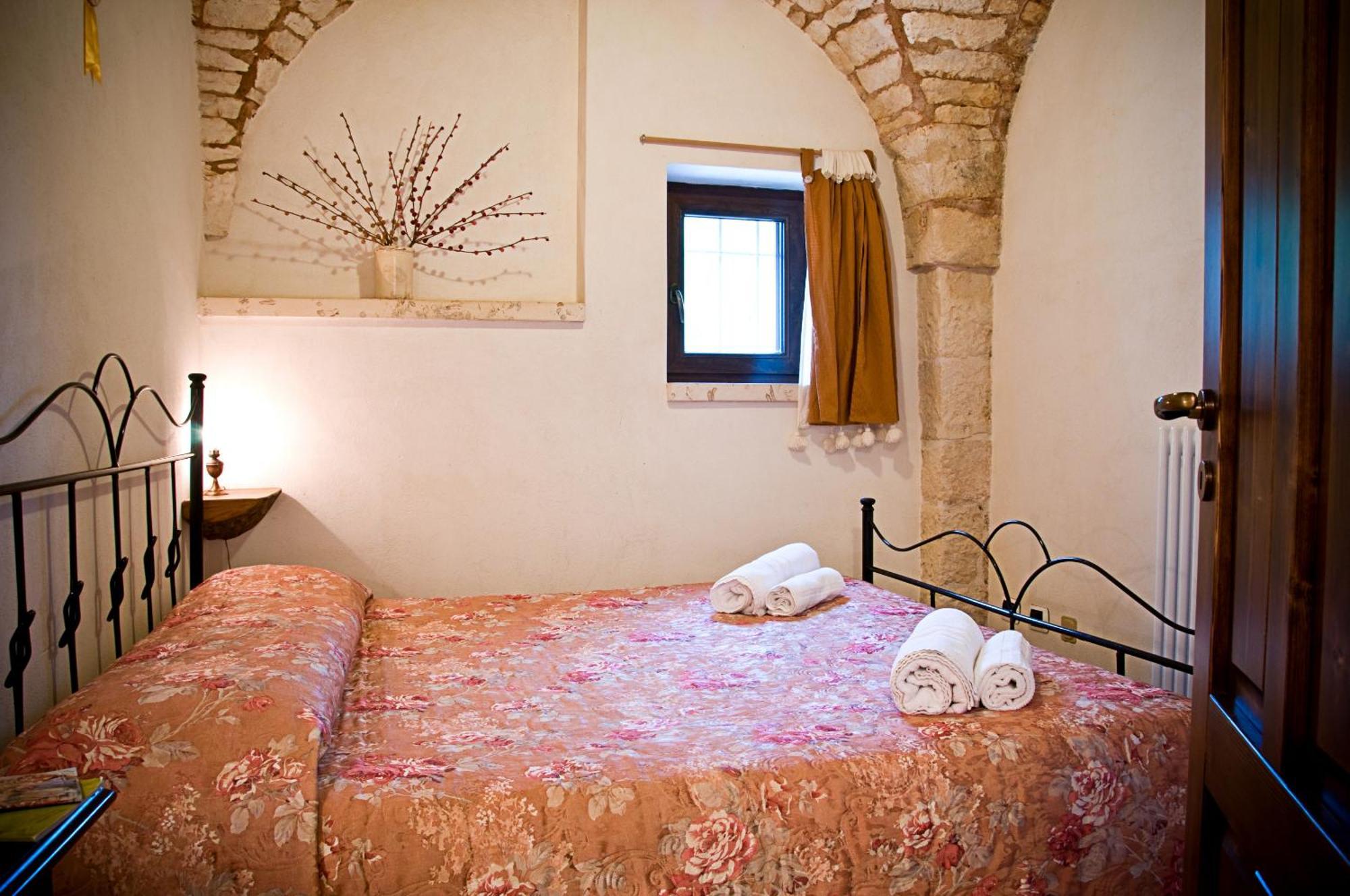 Trulli Il Castagno Pensionat Martina Franca Exteriör bild