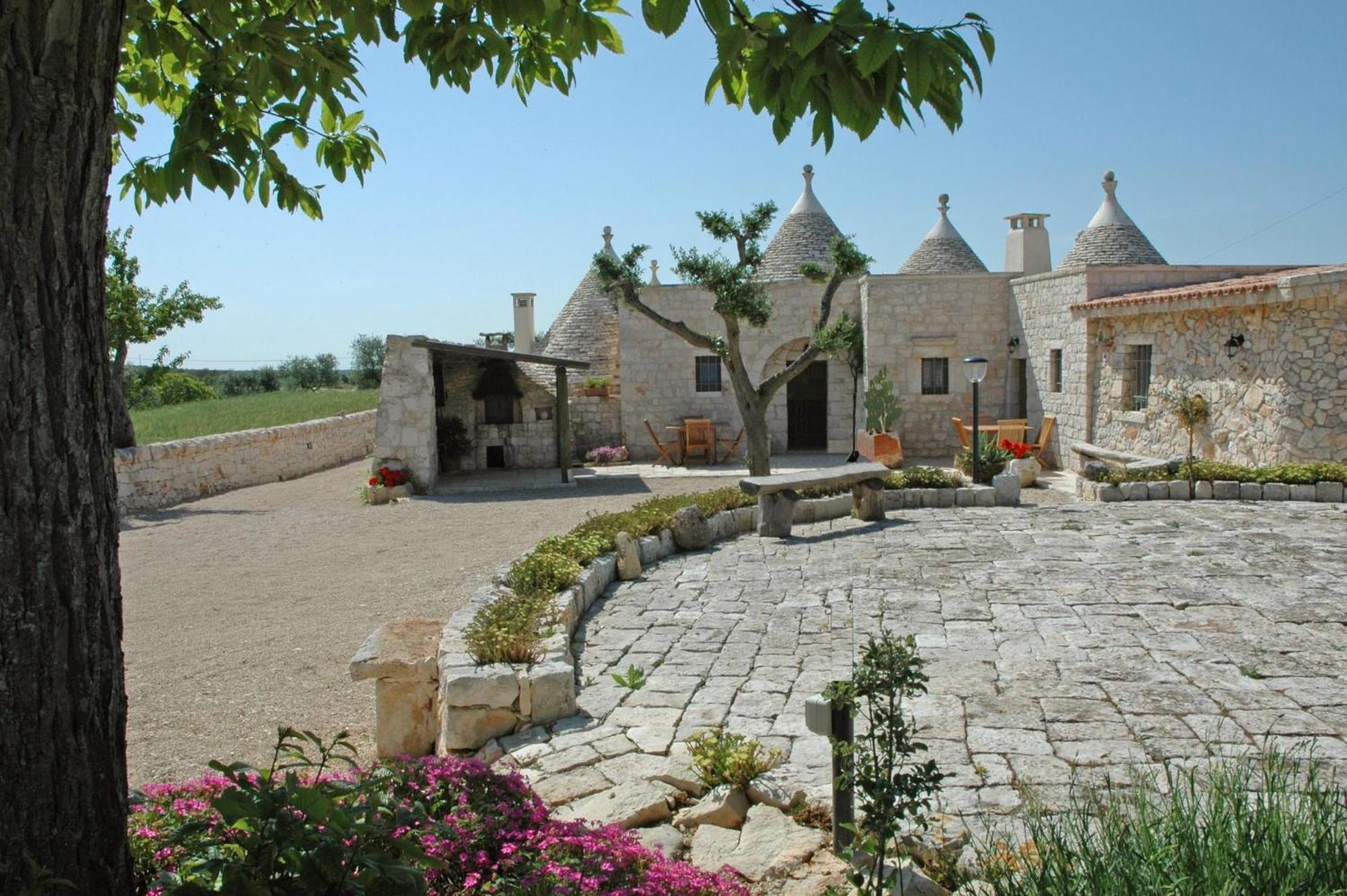 Trulli Il Castagno Pensionat Martina Franca Exteriör bild